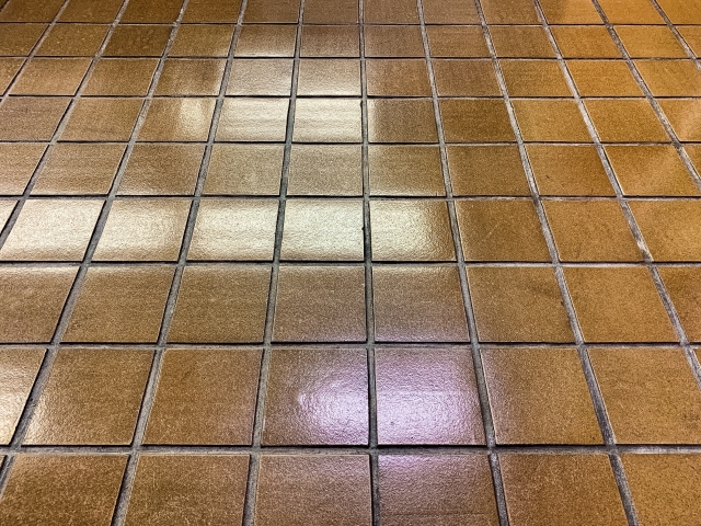 タイルワックス掛け